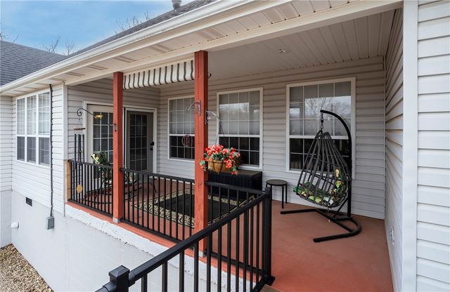 6 Luncarty Lane, Bella Vista, AR 72715