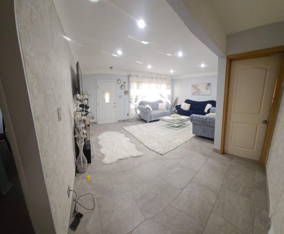 8179 Whitefield Street, Dearborn Heights City, MI 48127