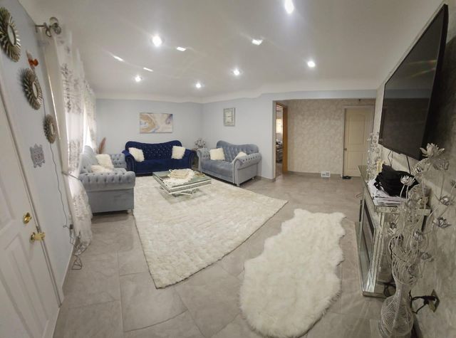 8179 Whitefield Street, Dearborn Heights City, MI 48127