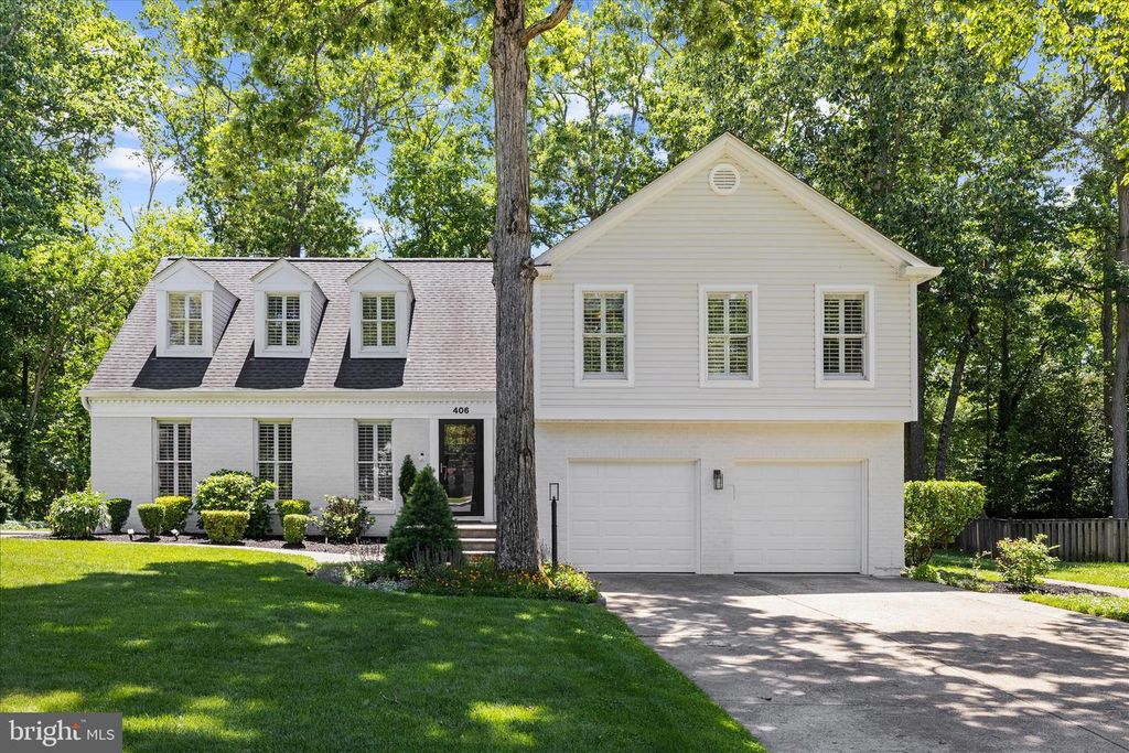 Image 2 of property listing at 406 HONEYWOOD CT, Millersville, MD 21108