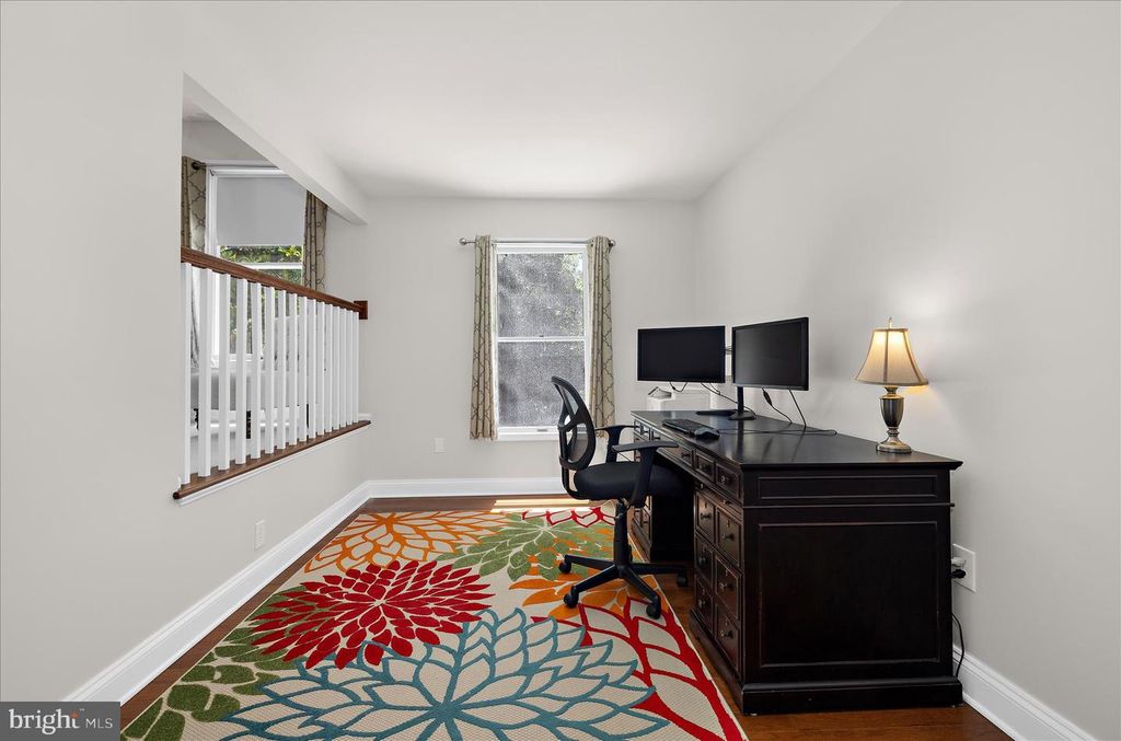 Image 37 of property listing at 406 HONEYWOOD CT, Millersville, MD 21108