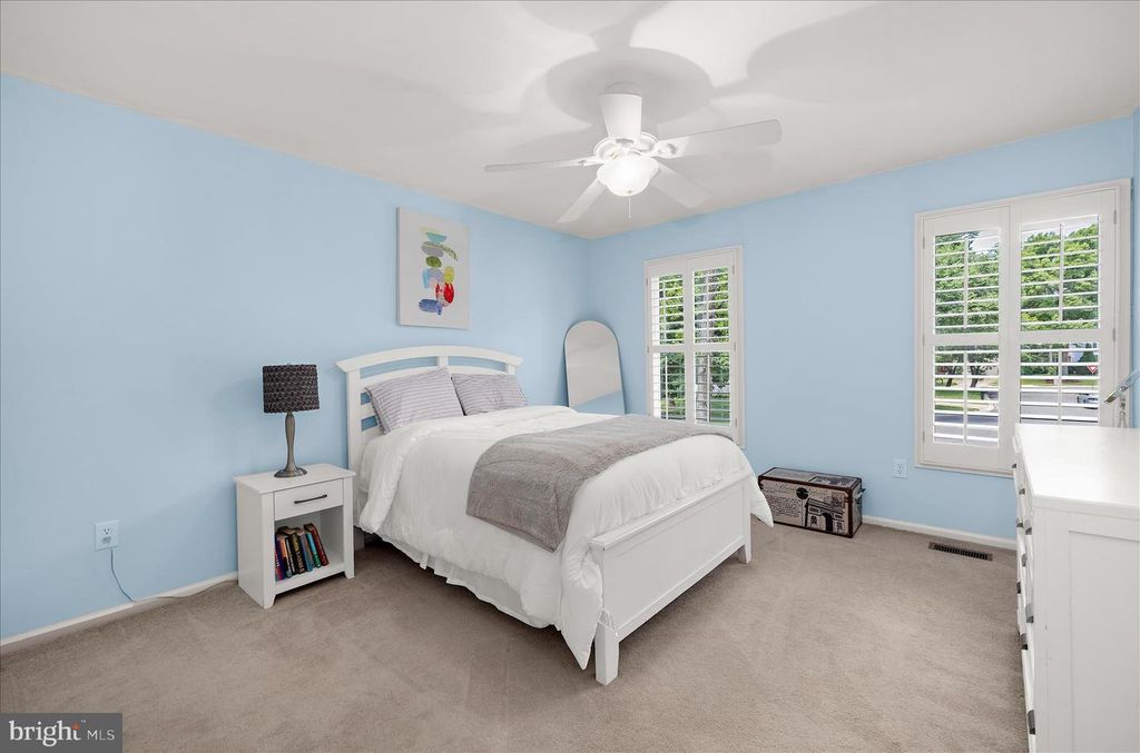 Image 38 of property listing at 406 HONEYWOOD CT, Millersville, MD 21108