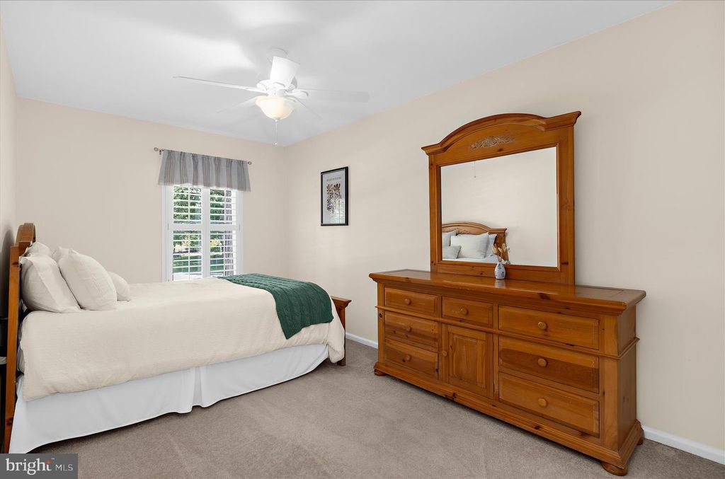 Image 41 of property listing at 406 HONEYWOOD CT, Millersville, MD 21108