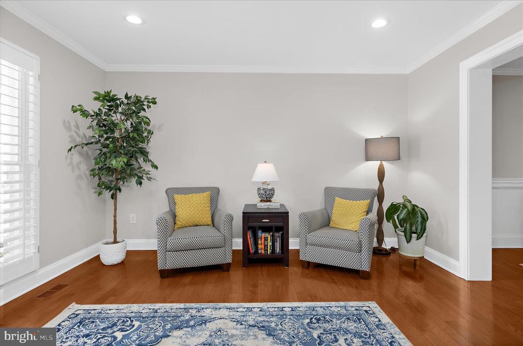 Image 6 of property listing at 406 HONEYWOOD CT, Millersville, MD 21108