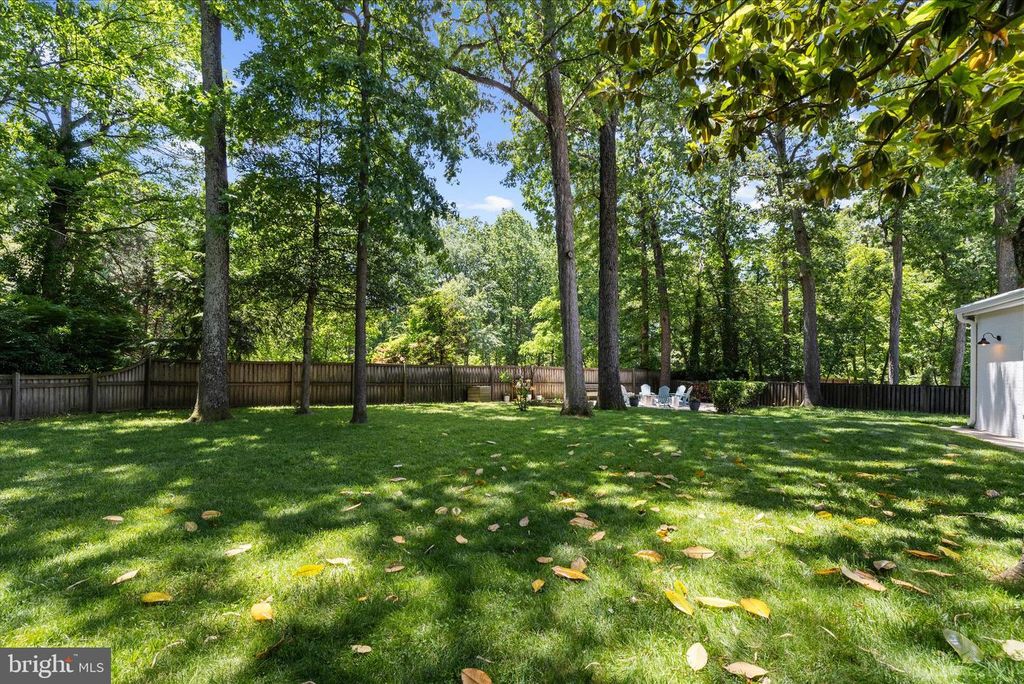 Image 60 of property listing at 406 HONEYWOOD CT, Millersville, MD 21108