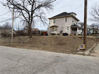 2744 Spruce Avenue, Kansas City, MO 64128