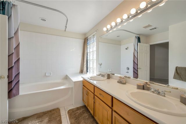 7685 Golden Lantern Court, Las Vegas, NV 89139