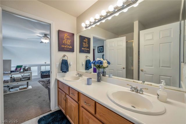 7685 Golden Lantern Court, Las Vegas, NV 89139