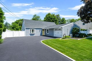 457 Peconic Street, Ronkonkoma, NY 11779