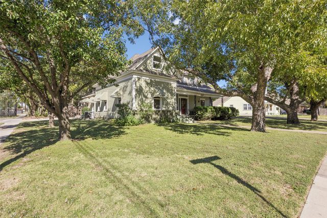 222 W College Street A,B,C, Denton, TX 76201