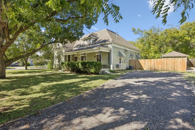 222 W College Street A,B,C, Denton, TX 76201