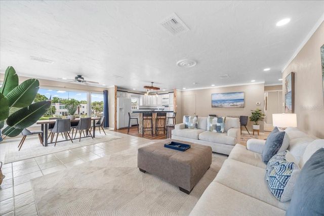 213 FERNWOOD CIRCLE 213, Seminole, FL 33777