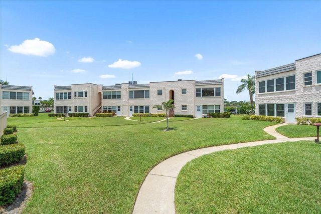 213 FERNWOOD CIRCLE 213, Seminole, FL 33777