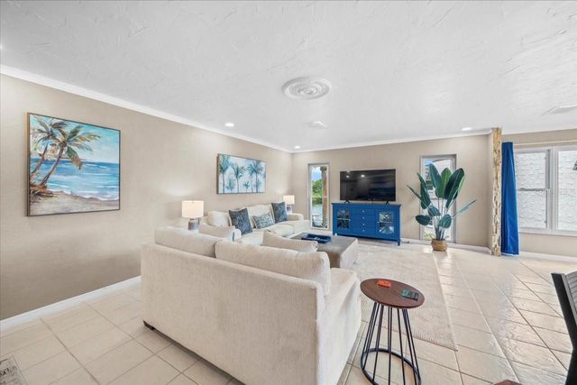 213 FERNWOOD CIRCLE 213, Seminole, FL 33777