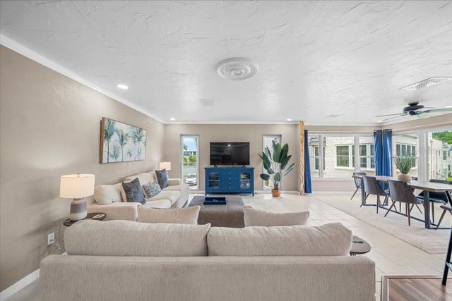 213 FERNWOOD CIRCLE 213, Seminole, FL 33777