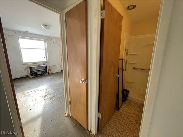 11850 Edgewater Drive 901, Lakewood, OH 44107