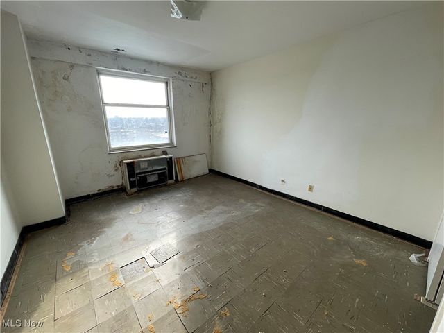 11850 Edgewater Drive 901, Lakewood, OH 44107