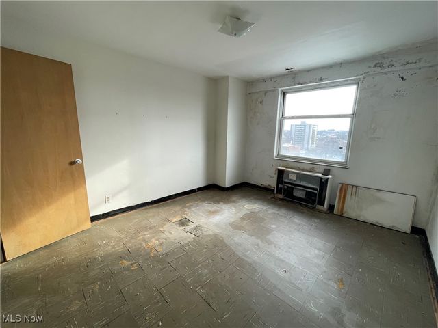 11850 Edgewater Drive 901, Lakewood, OH 44107