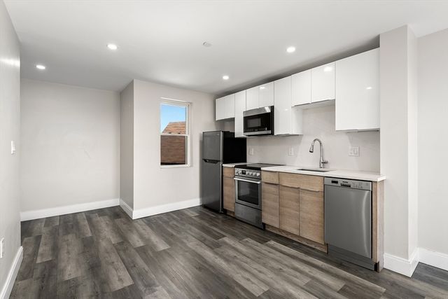 81 Chelsea St, Everett, MA 02149