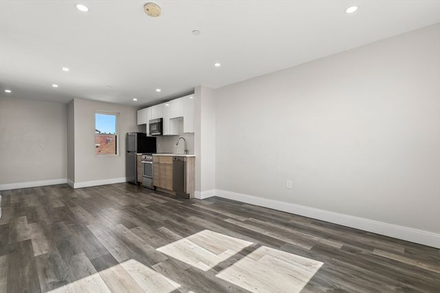 81 Chelsea St, Everett, MA 02149