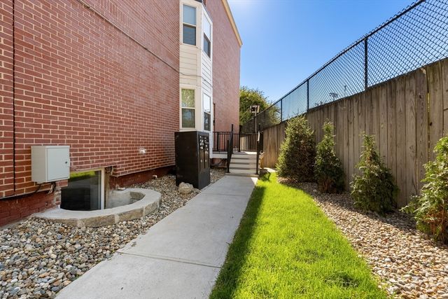 81 Chelsea St, Everett, MA 02149