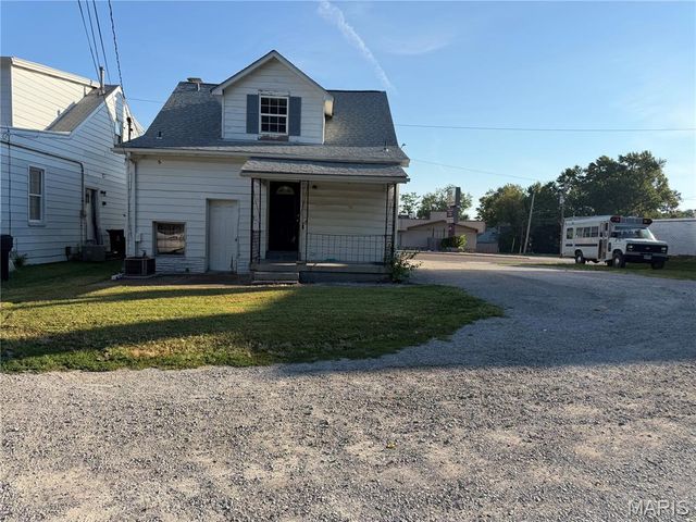 1608 W Main Street, Belleville, IL 62220
