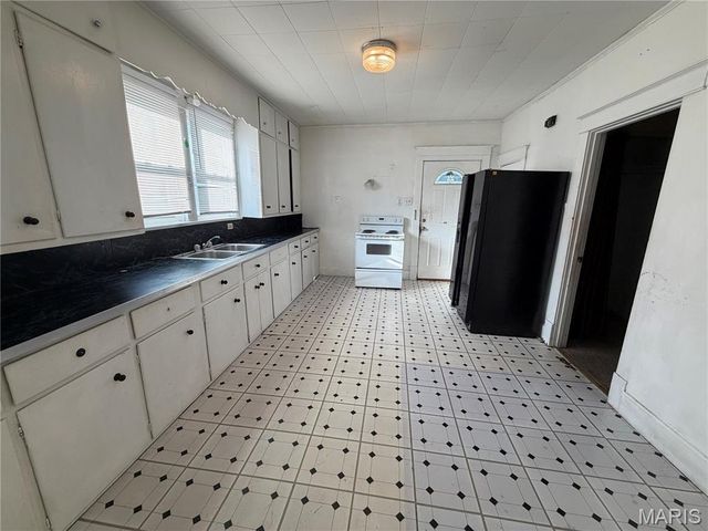 1608 W Main Street, Belleville, IL 62220