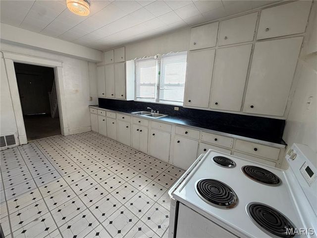 1608 W Main Street, Belleville, IL 62220
