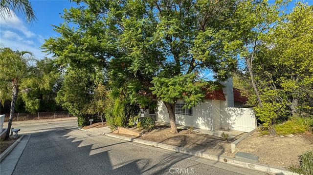 22762 Avenue San Luis, Woodland Hills, CA 91364