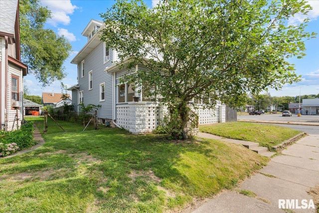 1035 17th Avenue, Rock Island, IL 61021