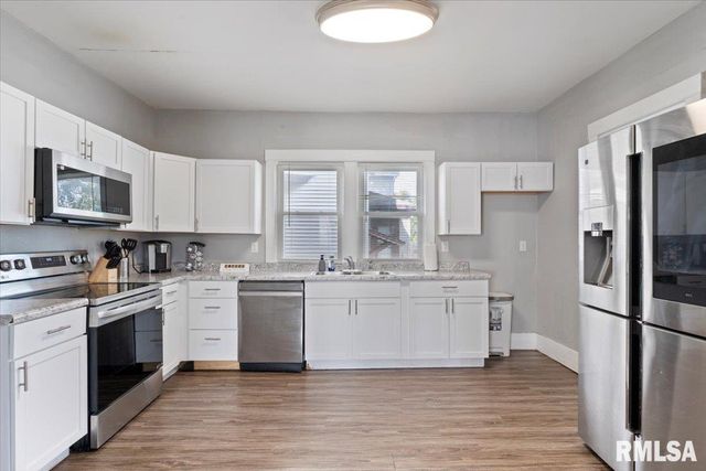 1035 17th Avenue, Rock Island, IL 61021