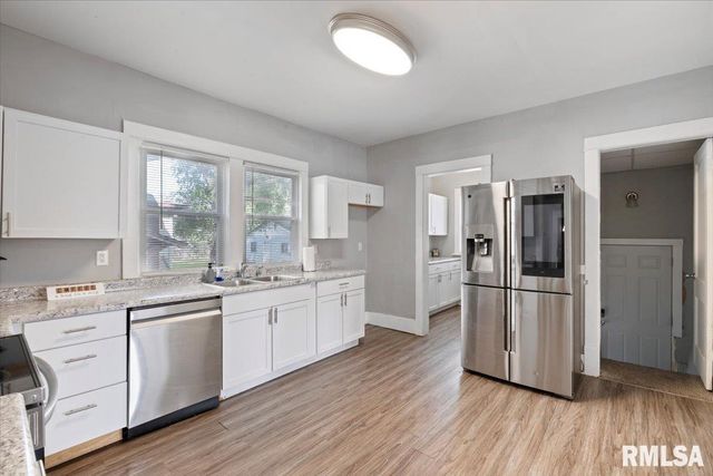 1035 17th Avenue, Rock Island, IL 61021