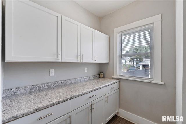 1035 17th Avenue, Rock Island, IL 61021