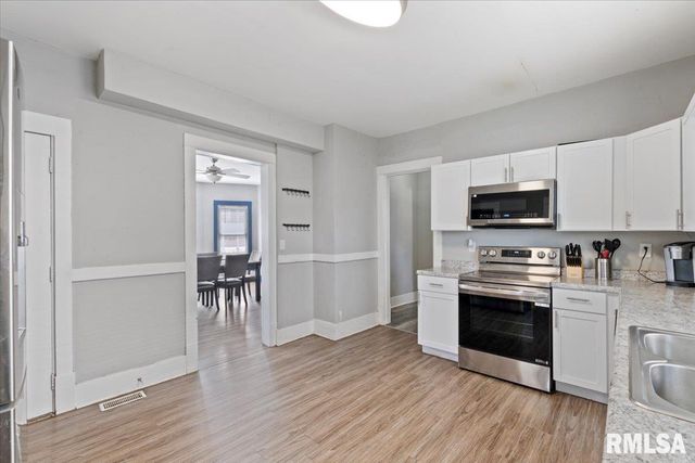 1035 17th Avenue, Rock Island, IL 61021