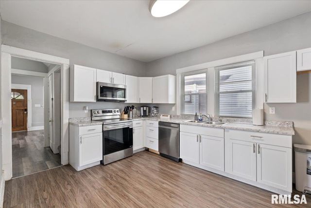 1035 17th Avenue, Rock Island, IL 61021