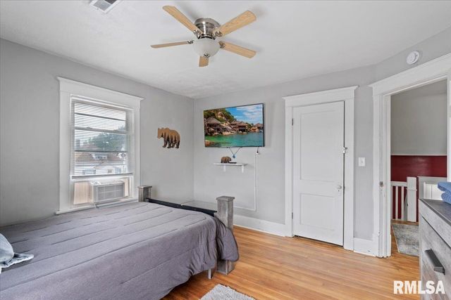 1035 17th Avenue, Rock Island, IL 61021