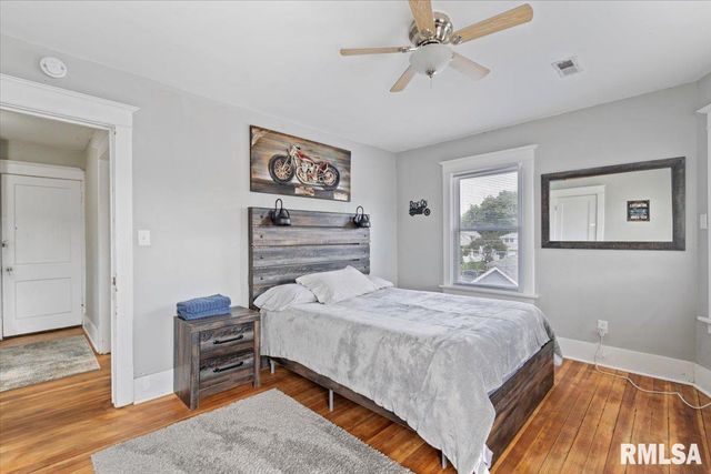 1035 17th Avenue, Rock Island, IL 61021