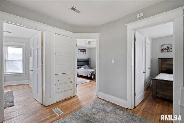 1035 17th Avenue, Rock Island, IL 61021