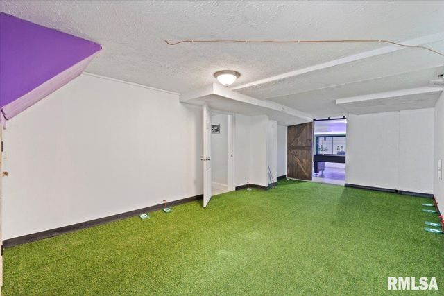 1035 17th Avenue, Rock Island, IL 61021