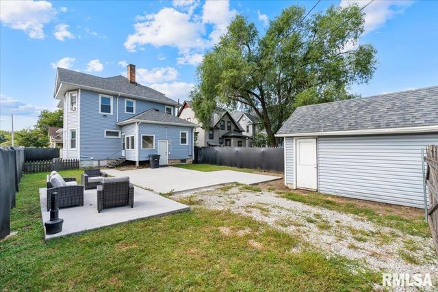 1035 17th Avenue, Rock Island, IL 61021