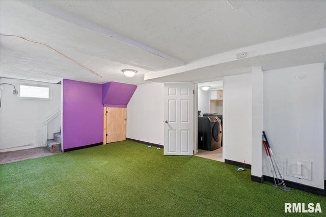 1035 17th Avenue, Rock Island, IL 61021