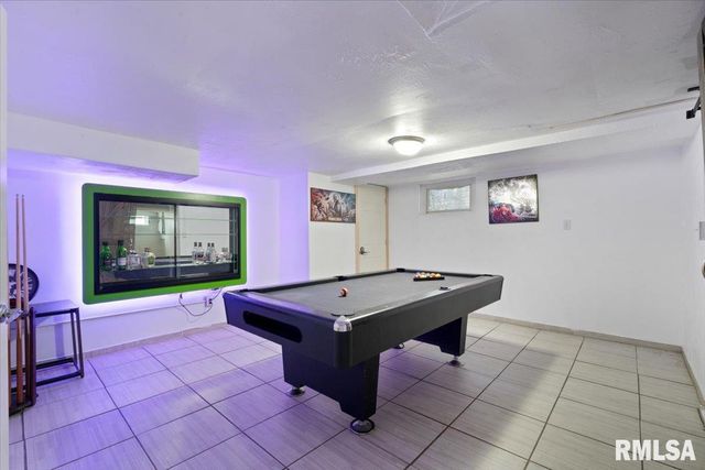 1035 17th Avenue, Rock Island, IL 61021