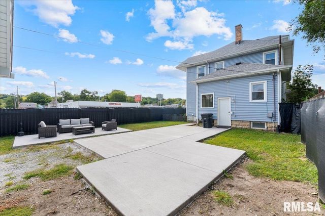 1035 17th Avenue, Rock Island, IL 61021