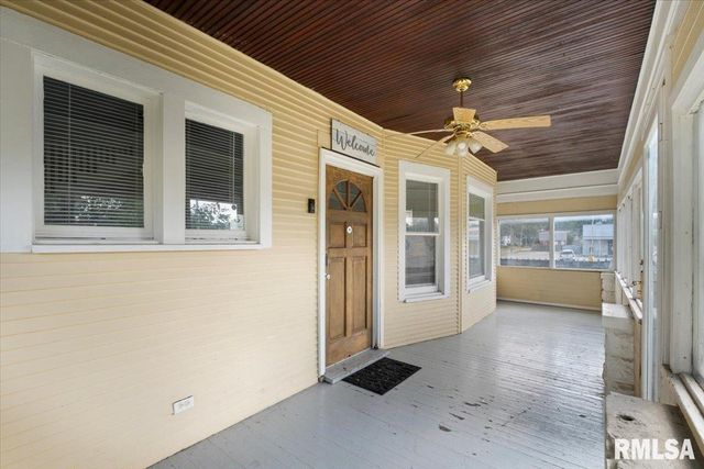 1035 17th Avenue, Rock Island, IL 61021