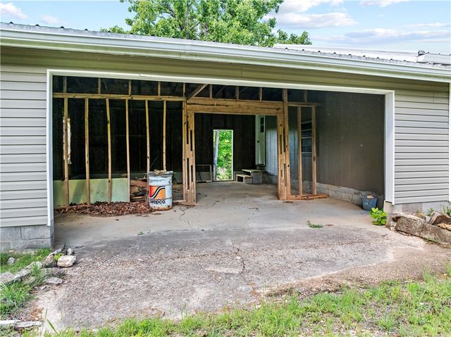 4 Shady Knoll Lane, Yellville, AR 72687