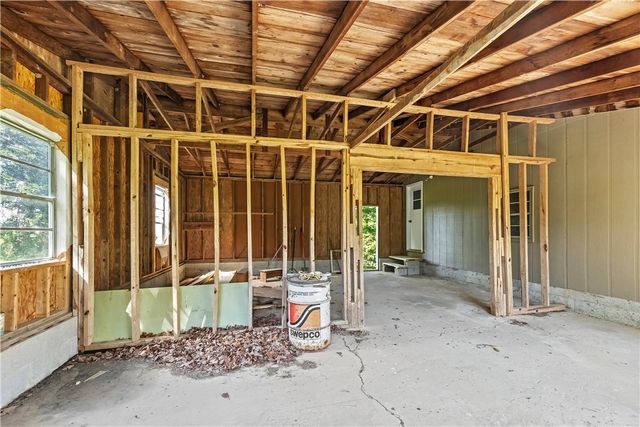 4 Shady Knoll Lane, Yellville, AR 72687