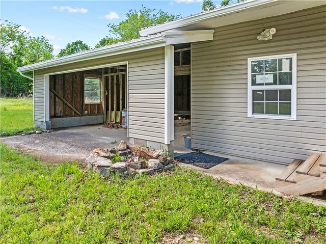 4 Shady Knoll Lane, Yellville, AR 72687