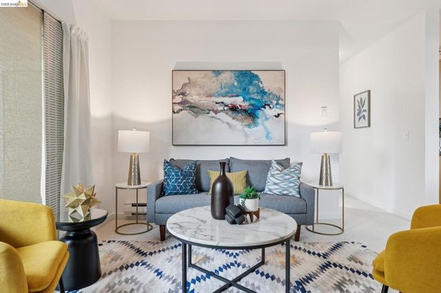 71 Lakeshore Ct, Richmond, CA 94804