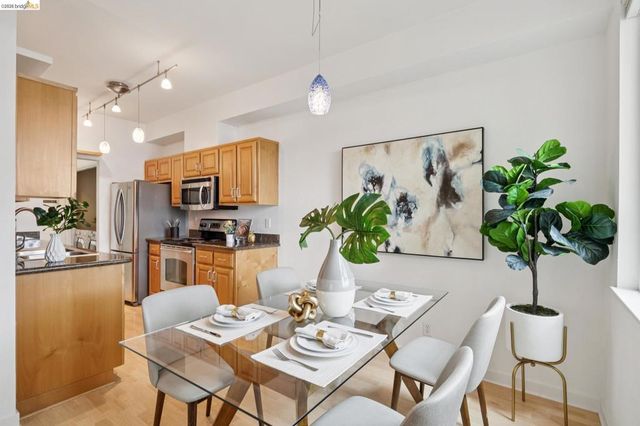 71 Lakeshore Ct, Richmond, CA 94804