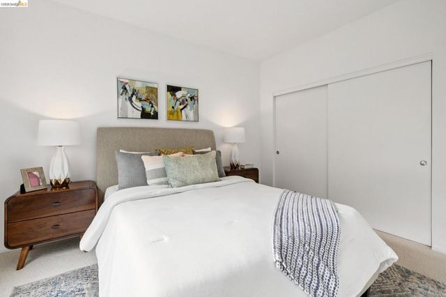 71 Lakeshore Ct, Richmond, CA 94804